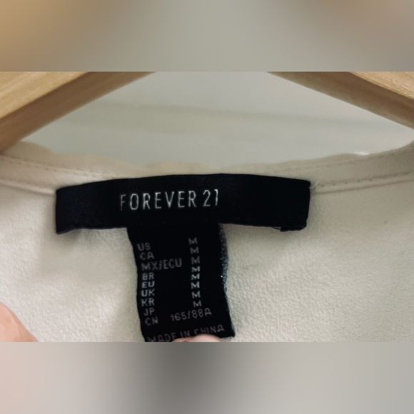 Forever 21 Collared White Top - Picture 4 of 4